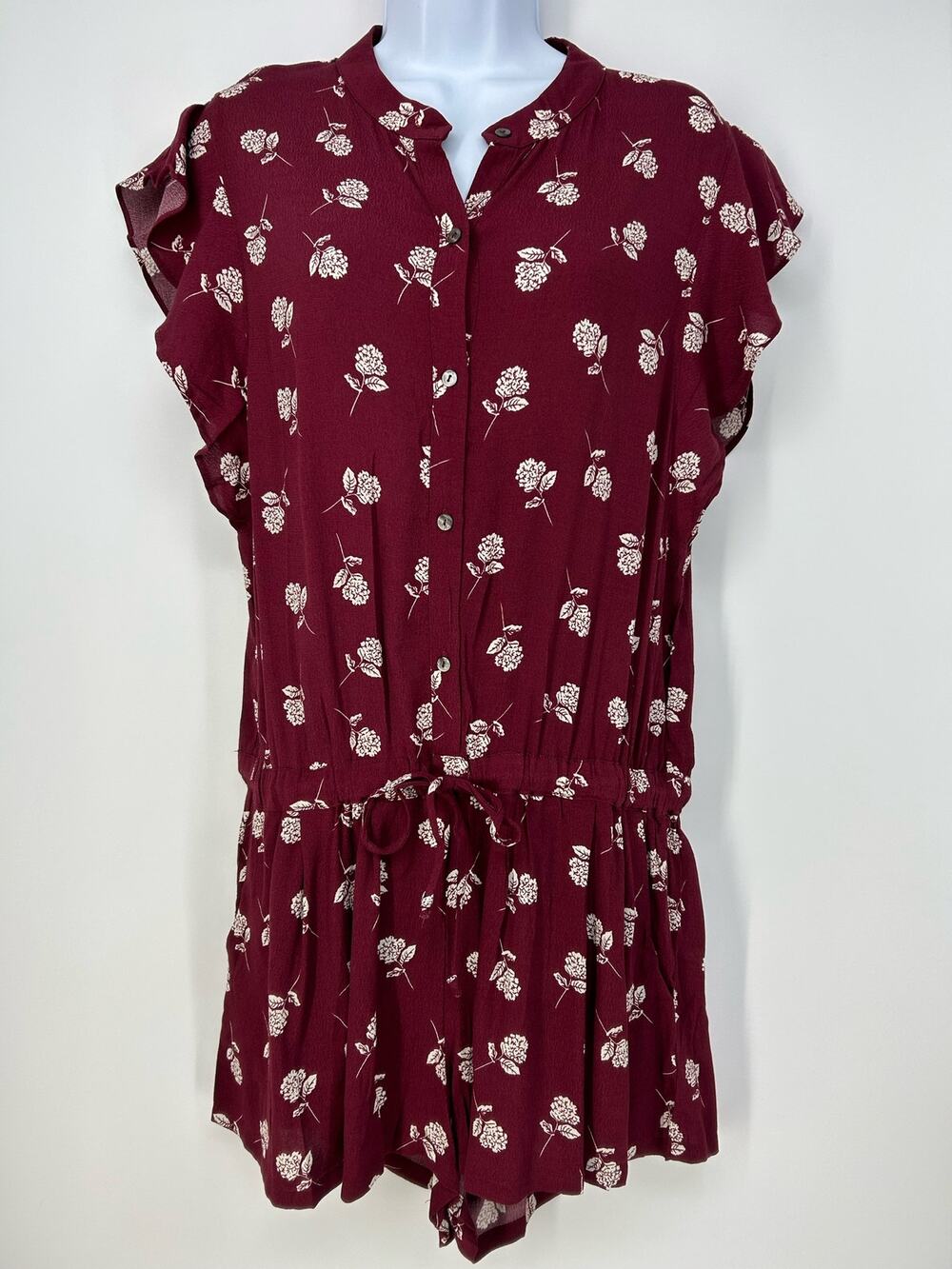 NWT Olivaceous Women Boho Wine White Floral Button Front Tie Waist Romper Size M